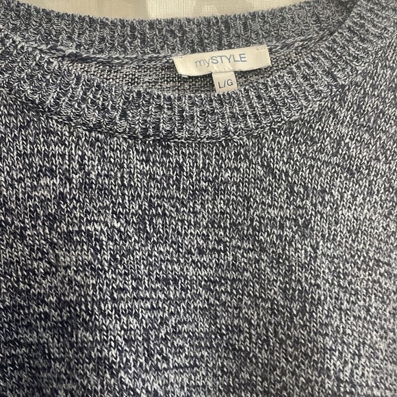 Casual sweater - Picture 2 of 3